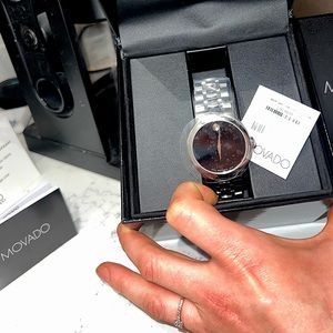 Unisex Movado Watch, New With Tags, Silver, Saphire, Swiss Quartz, 39 MM